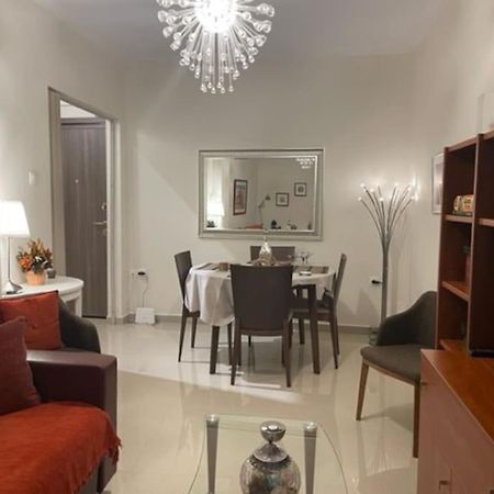 Crimson Suite: 1-Bedroom Apartment In Thessaloniki Exterior photo