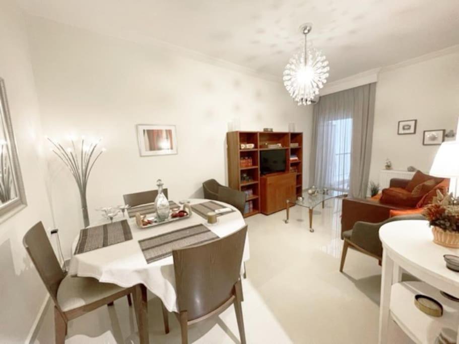 Crimson Suite: 1-Bedroom Apartment In Thessaloniki Exterior photo
