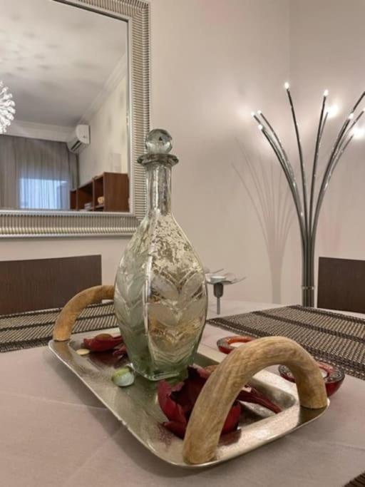 Crimson Suite: 1-Bedroom Apartment In Thessaloniki Exterior photo